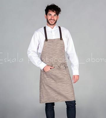 1587 DELANTAL PETO MARRÓN - Imagen 1