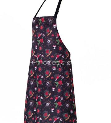 1592 DELANTAL CON PETO TATTOO - Imagen 1